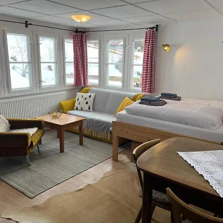 Gemuetliche Huette In Der Mit Herrlicher Aussicht بيت للعطل *