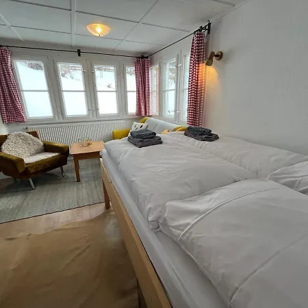 Gemuetliche Huette In Der Mit Herrlicher Aussicht